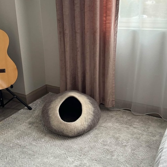 Natural wool cat/dog cave - Picture 2 of 4